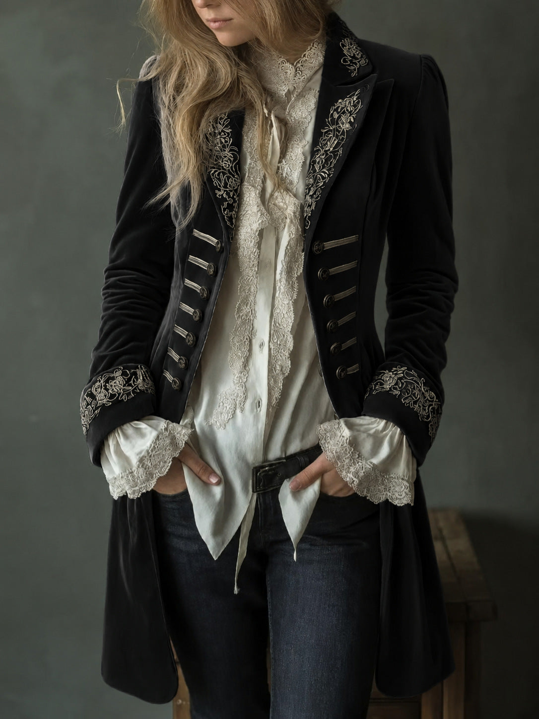 Ottavia | Cappotto Lungo in Velluto Ricamato