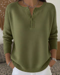 Helena Maglione in maglia con bottoni Henley