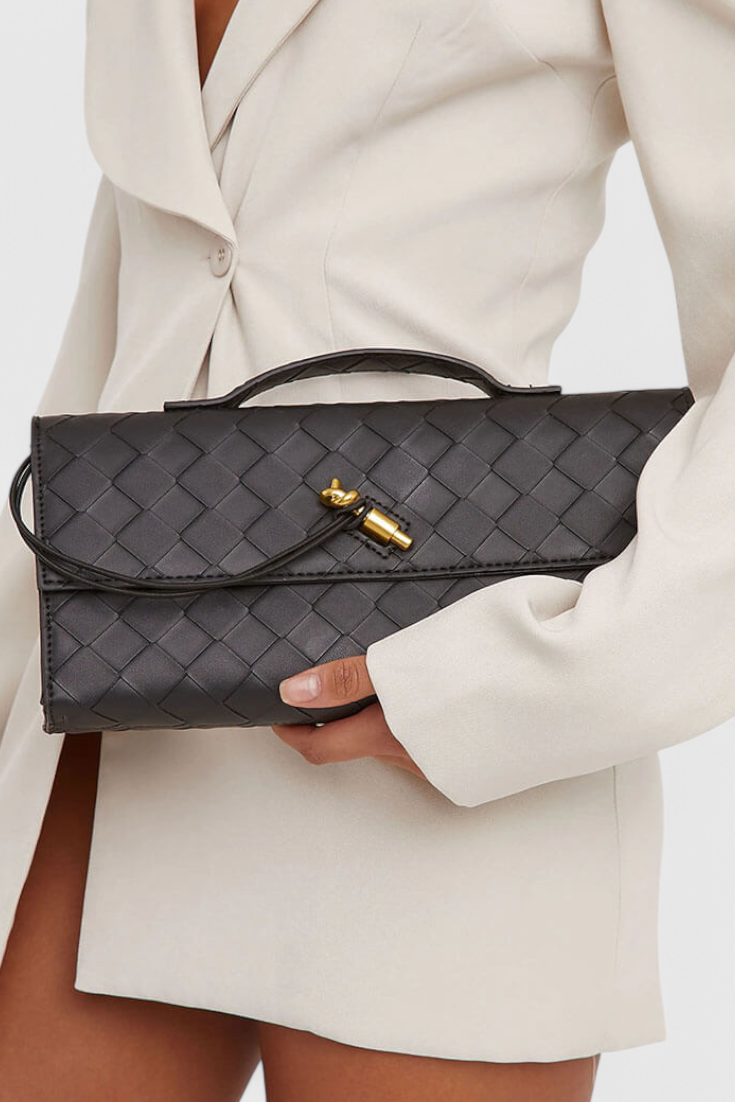 Pochette Melanie con Dettaglio Nodo Dorato