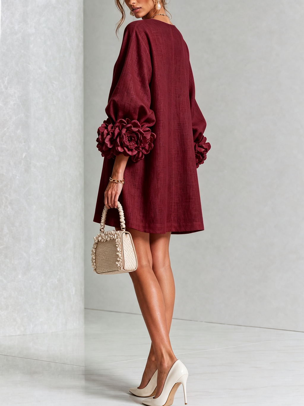 Vestido Mini Alice | Botonadura Floral y Puños Esculturales