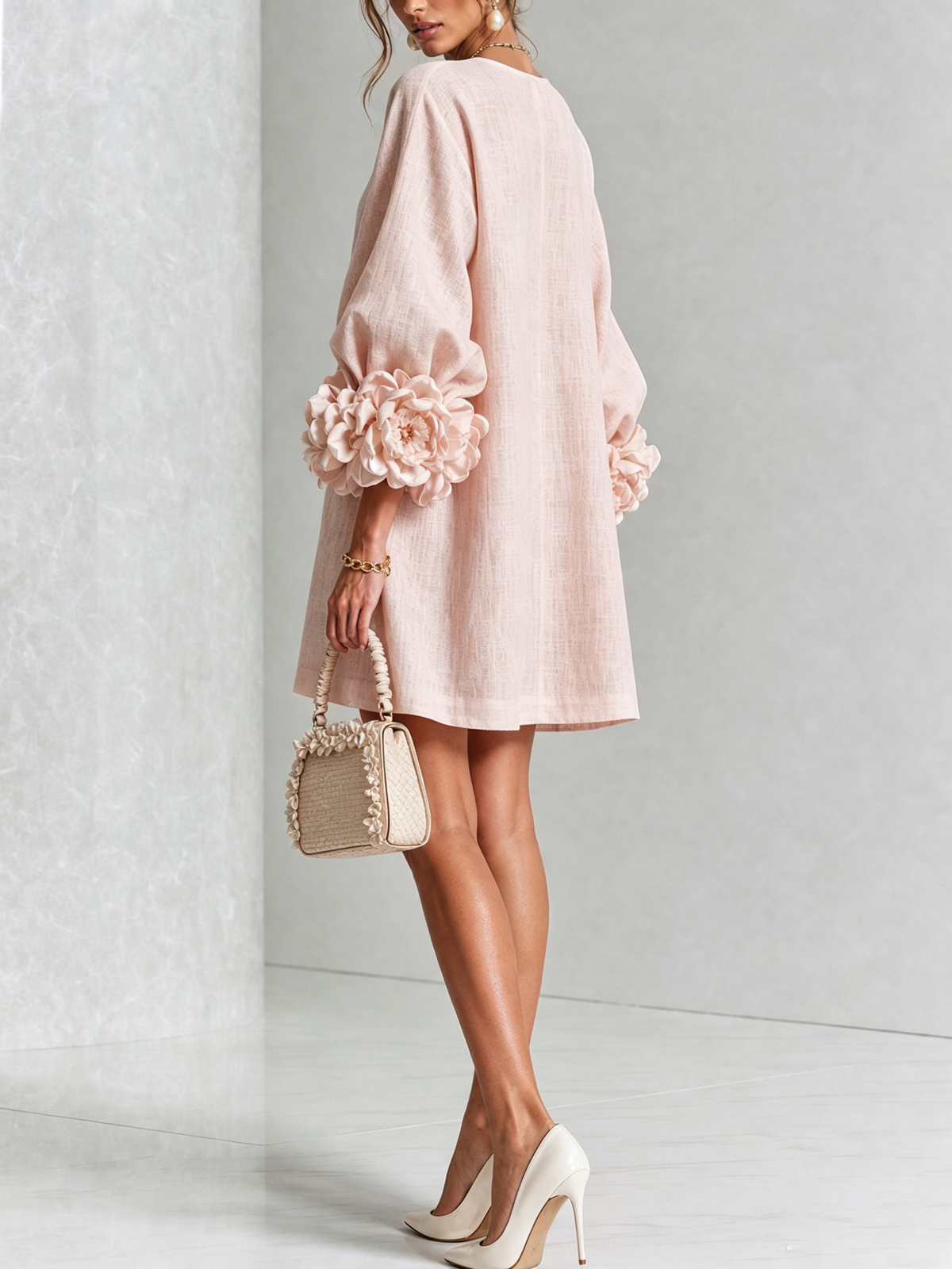 Vestido Mini Alice | Botonadura Floral y Puños Esculturales